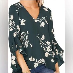 🔖NWT Vince Camuto floral blouse